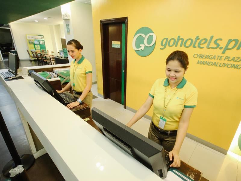 Go Hotels Plus Мандалуйонг Экстерьер фото